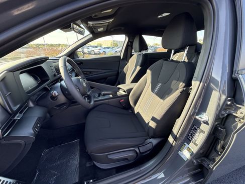 New 2025 Hyundai Elantra Sport w/ Cargo Package image 13