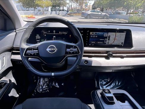 Used 2024 Nissan Ariya FWD image 5