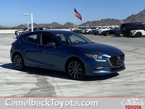 Used 2018 MAZDA MAZDA3 Touring image 1