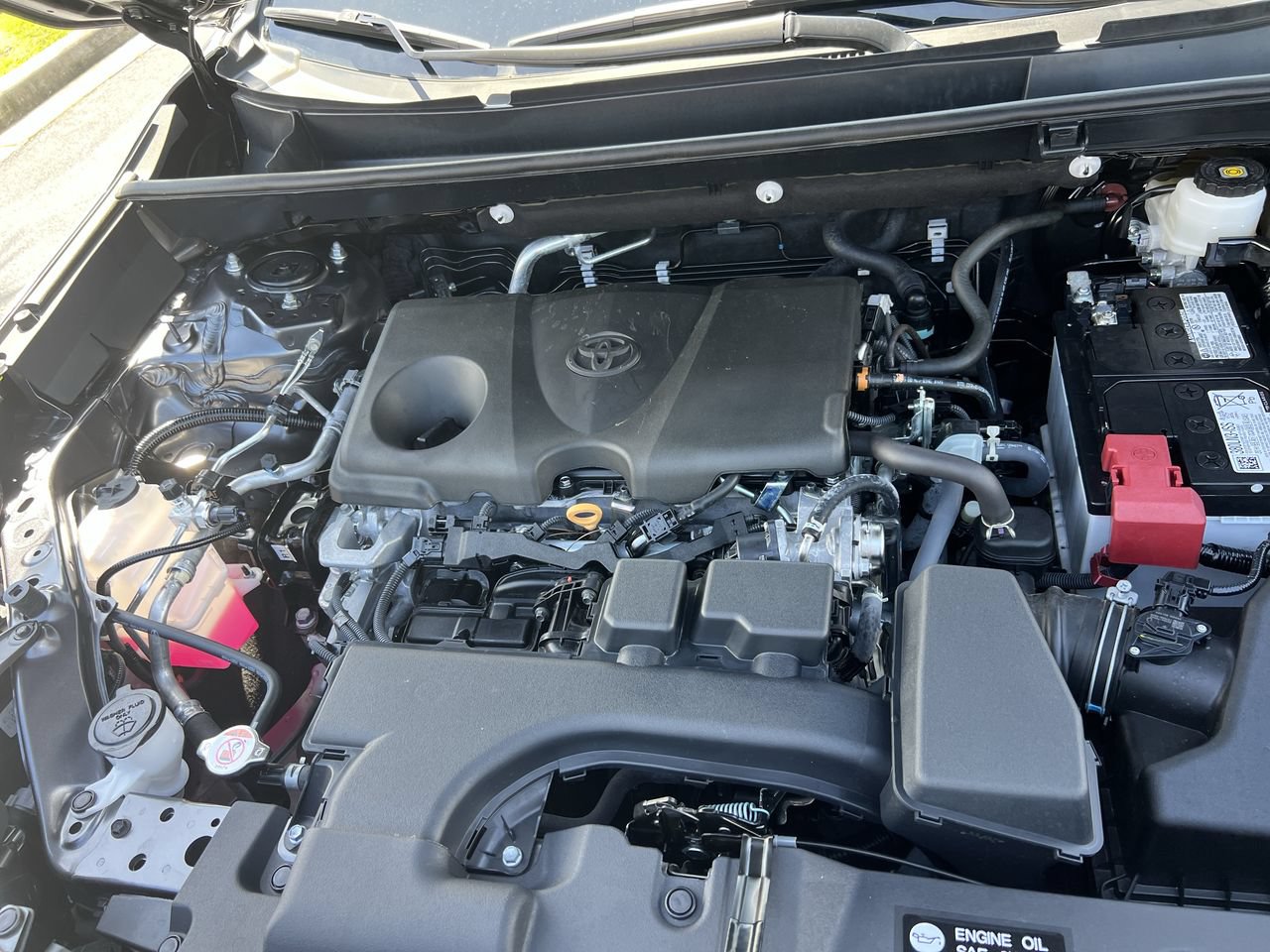 Used 2025 Toyota RAV4 XLE FWD image 35