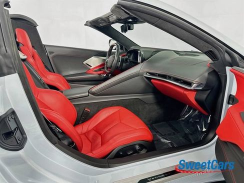 Used 2022 Chevrolet Corvette Stingray Premium Conv w/ Z51 Performance Package RWD image 18