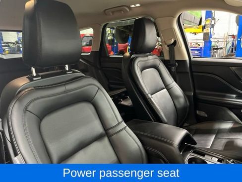 Used 2023 Lincoln Corsair AWD w/ Equipment Group 101A image 39