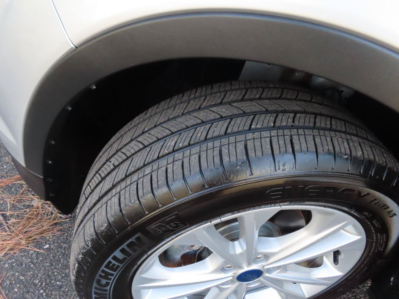 Used 2019 Ford Escape SE FWD image 14