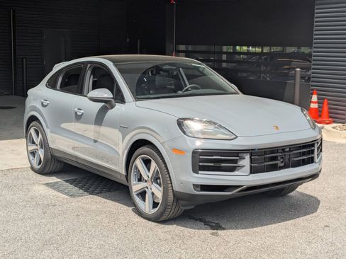New 2026 Porsche Cayenne E-Hybrid Coupe AWD/4WD image 7