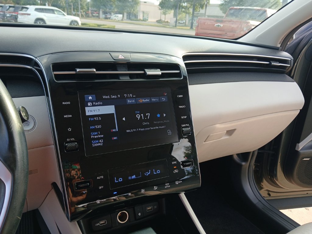 Used 2022 Hyundai Tucson SEL w/ Convenience + Premium Package FWD image 15