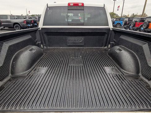Used 2020 RAM 1500 Classic SLT image 28