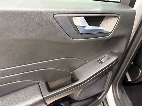 Used 2023 Ford Escape Platinum image 17