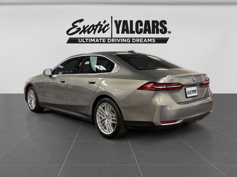 Used 2024 BMW 530i xDrive w/ Convenience Package AWD/4WD image 3