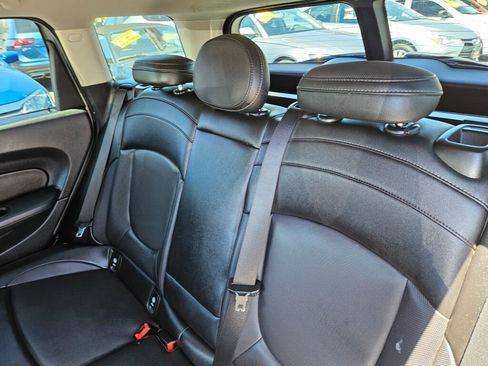 Used 2017 MINI Cooper Clubman FWD image 11