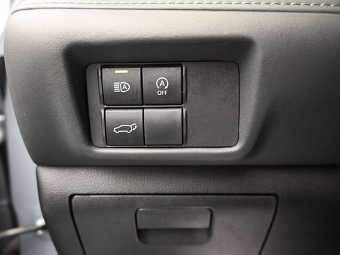 Used 2023 Toyota Highlander XLE FWD image 20
