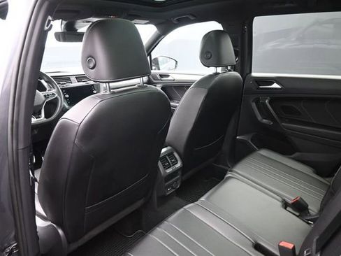 Used 2022 Volkswagen Tiguan SE R-Line FWD image 23