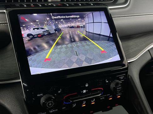 Certified 2024 Jeep Grand Cherokee Limited image 20