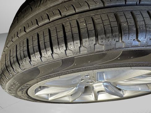 Used 2016 Porsche Macan Turbo image 77