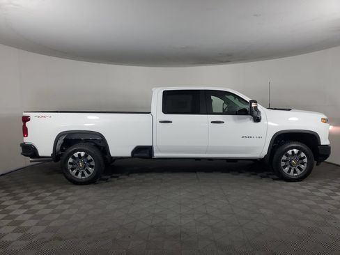 New 2026 Chevrolet Silverado 2500 Custom w/ Custom Value Package AWD/4WD image 3