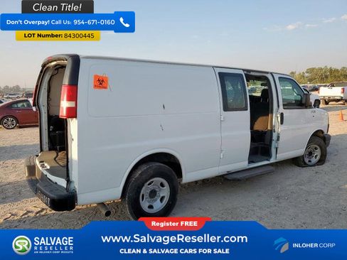 Used 2018 Chevrolet Express 3500 Extended w/ Driver Convenience Package RWD image 4