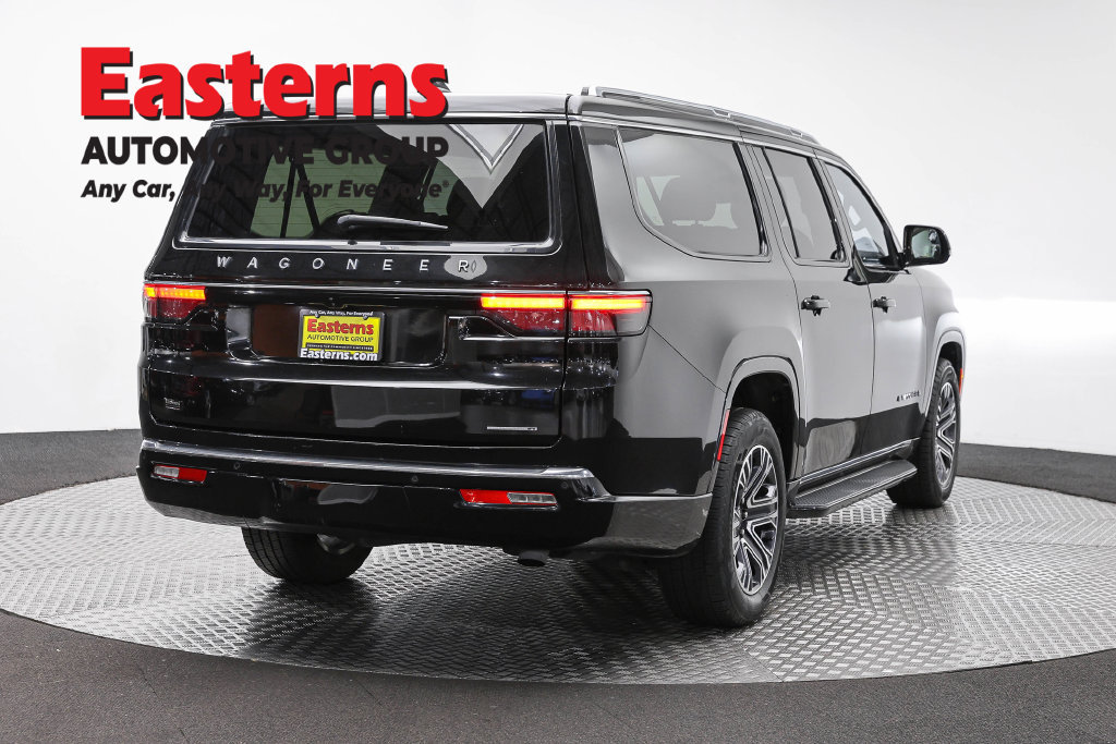 Used 2024 Jeep Wagoneer L Series II RWD image 7