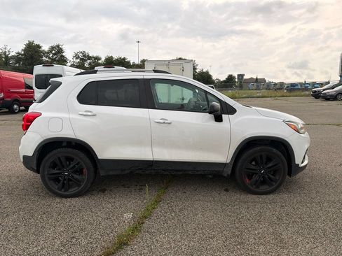 Used 2018 Chevrolet Trax LT w/ Redline Edition AWD/4WD image 5