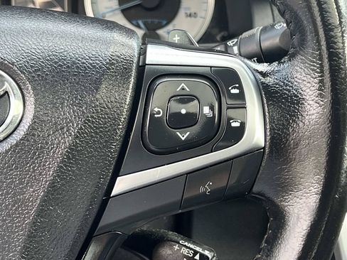 Used 2016 Toyota Camry SE FWD image 29