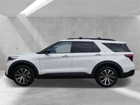 Certified 2023 Ford Explorer ST-Line AWD/4WD image 6