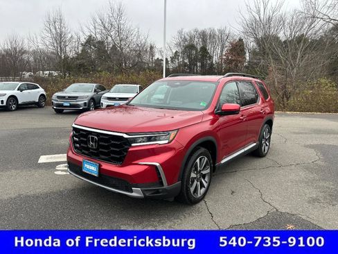 Certified 2025 Honda Pilot Touring image 2