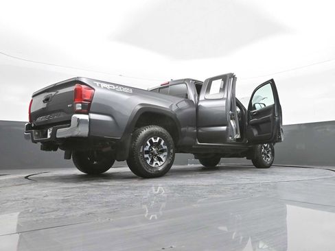 Used 2018 Toyota Tacoma TRD Off-Road image 46
