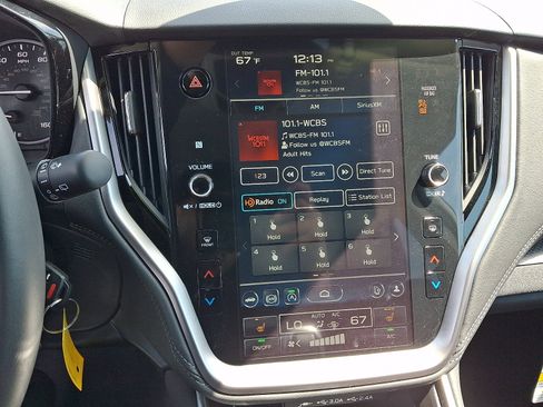 Used 2025 Subaru Outback Premium image 17