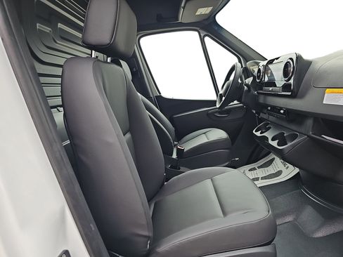 New 2026 Mercedes-Benz Sprinter 2500 image 9