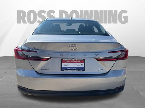 Used 2025 Toyota Camry LE image 5