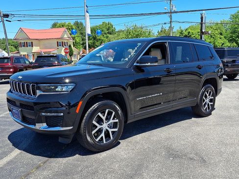Used 2025 Jeep Grand Cherokee L Limited AWD/4WD image 3