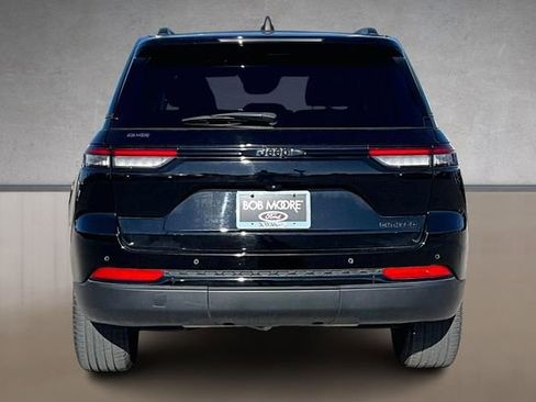 Used 2023 Jeep Grand Cherokee Limited w/ Black Appearance Package image 4