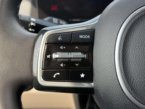 Used 2026 Kia Carnival FWD image 22