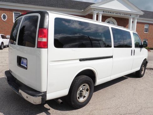 Used 2007 Chevrolet Express 3500 Extended Passenger RWD image 20