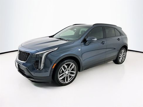 Used 2019 Cadillac XT4 Sport image 3