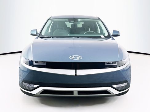 Used 2024 Hyundai Ioniq 5 SEL image 2