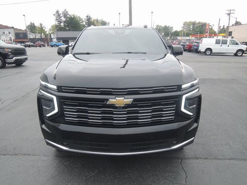 Used 2025 Chevrolet Suburban High Country AWD/4WD image 12