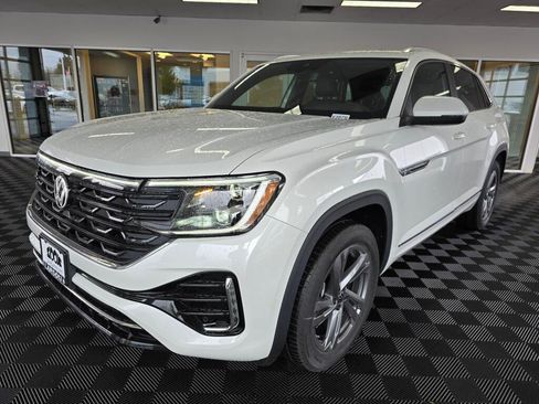 New 2024 Volkswagen Atlas Cross Sport SEL R-Line AWD/4WD image 7