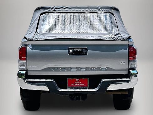 Used 2021 Toyota Tacoma TRD Off-Road AWD/4WD image 5