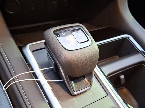 New 2025 Nissan Pathfinder SL image 10