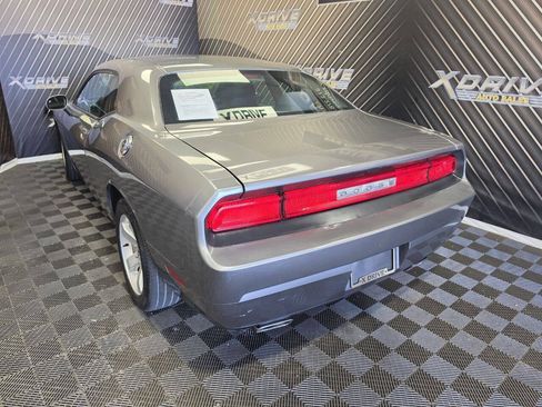 Used 2012 Dodge Challenger SXT RWD image 8