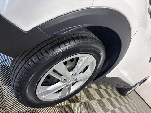 Used 2023 Nissan Kicks S image 31