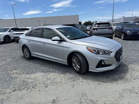 Used 2018 Hyundai Sonata SE FWD image 2