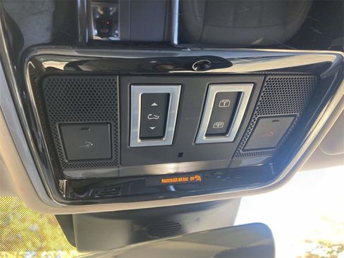 Used 2018 Land Rover Range Rover Sport HSE image 18
