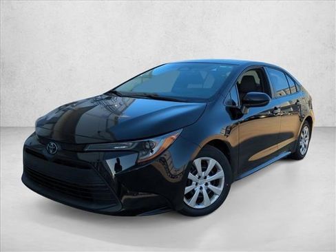 Certified 2023 Toyota Corolla LE image 1