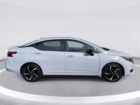 Used 2025 Nissan Versa SR w/ Trunk Package image 4