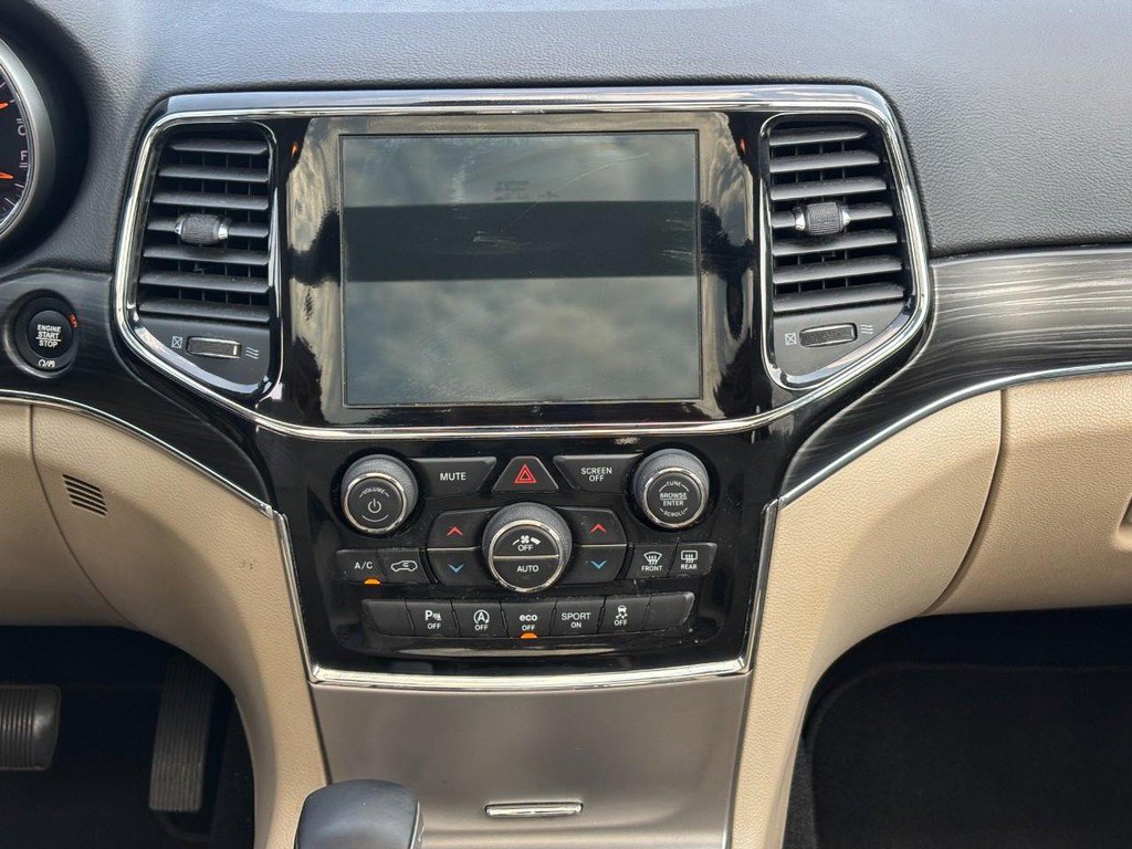 Used 2019 Jeep Grand Cherokee Limited w/ Luxury Group II AWD/4WD image 13