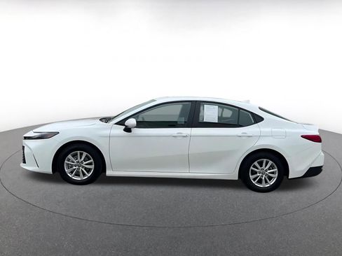 Used 2025 Toyota Camry LE image 10