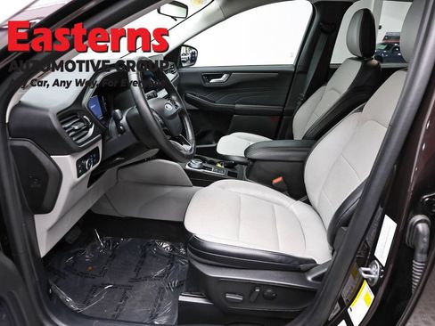 Used 2023 Ford Escape SE FWD image 13