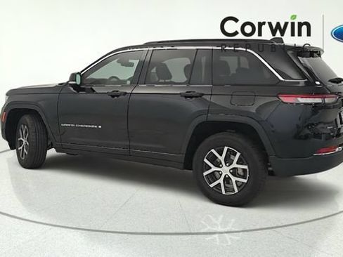 Used 2025 Jeep Grand Cherokee Limited w/ Luxury Tech Group II AWD/4WD image 3