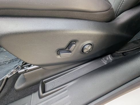 New 2026 Chrysler Pacifica Select image 36