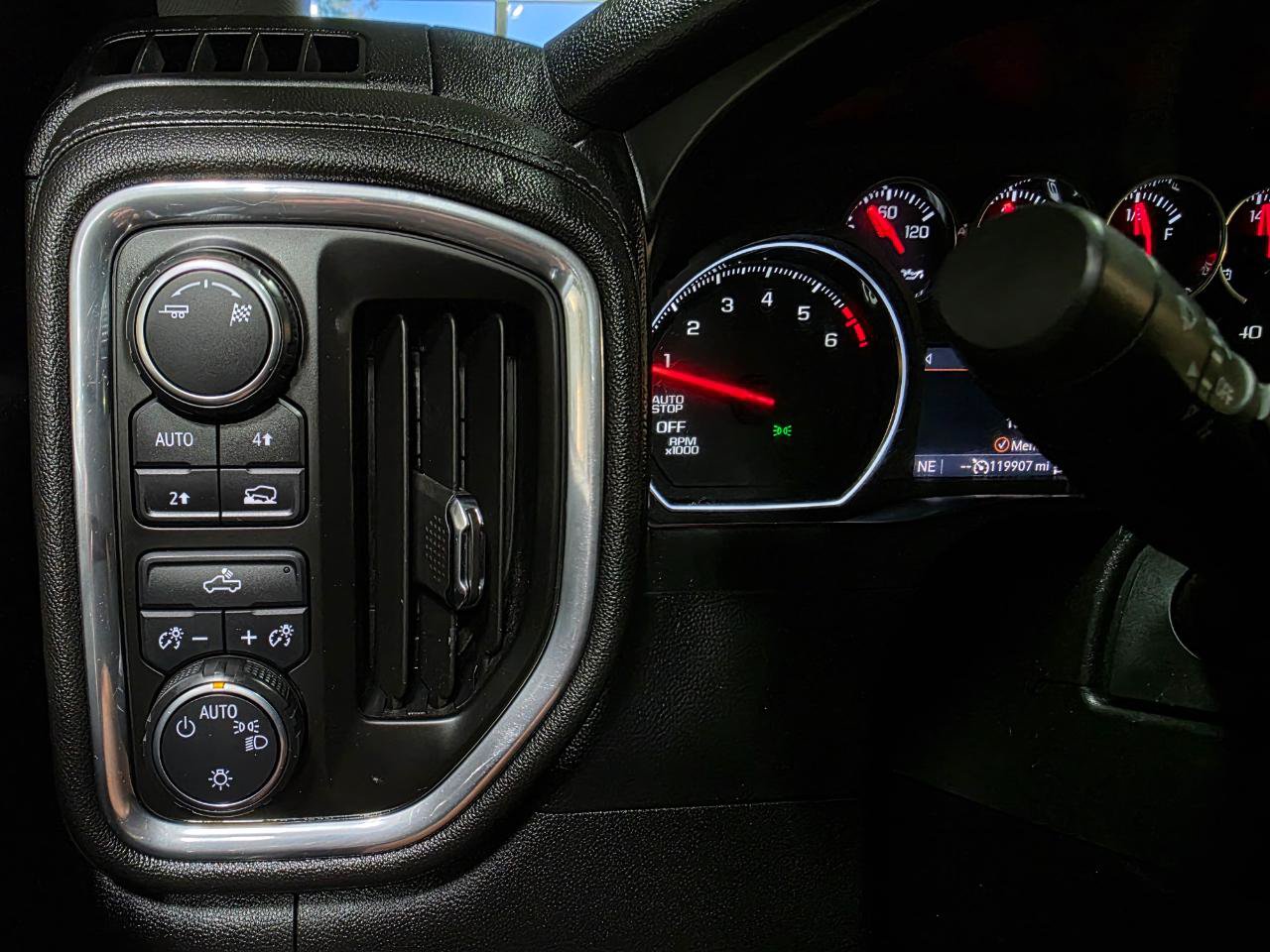 Used 2019 Chevrolet Silverado 1500 LT w/ Trailering Package AWD/4WD image 36